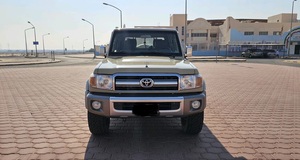 2024トヨタランドクルーザーGRJ79L AWDダブルキャビン45 V8ターボディーゼル5速手動ピックアップトラックスーパークリーン左ステアリング付き