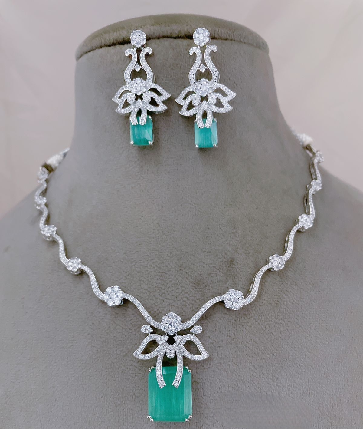 ทะเลสีเขียว