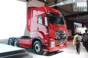 二手I-SUZU GIGA 6X4 50吨容量460HP重型牵引车头