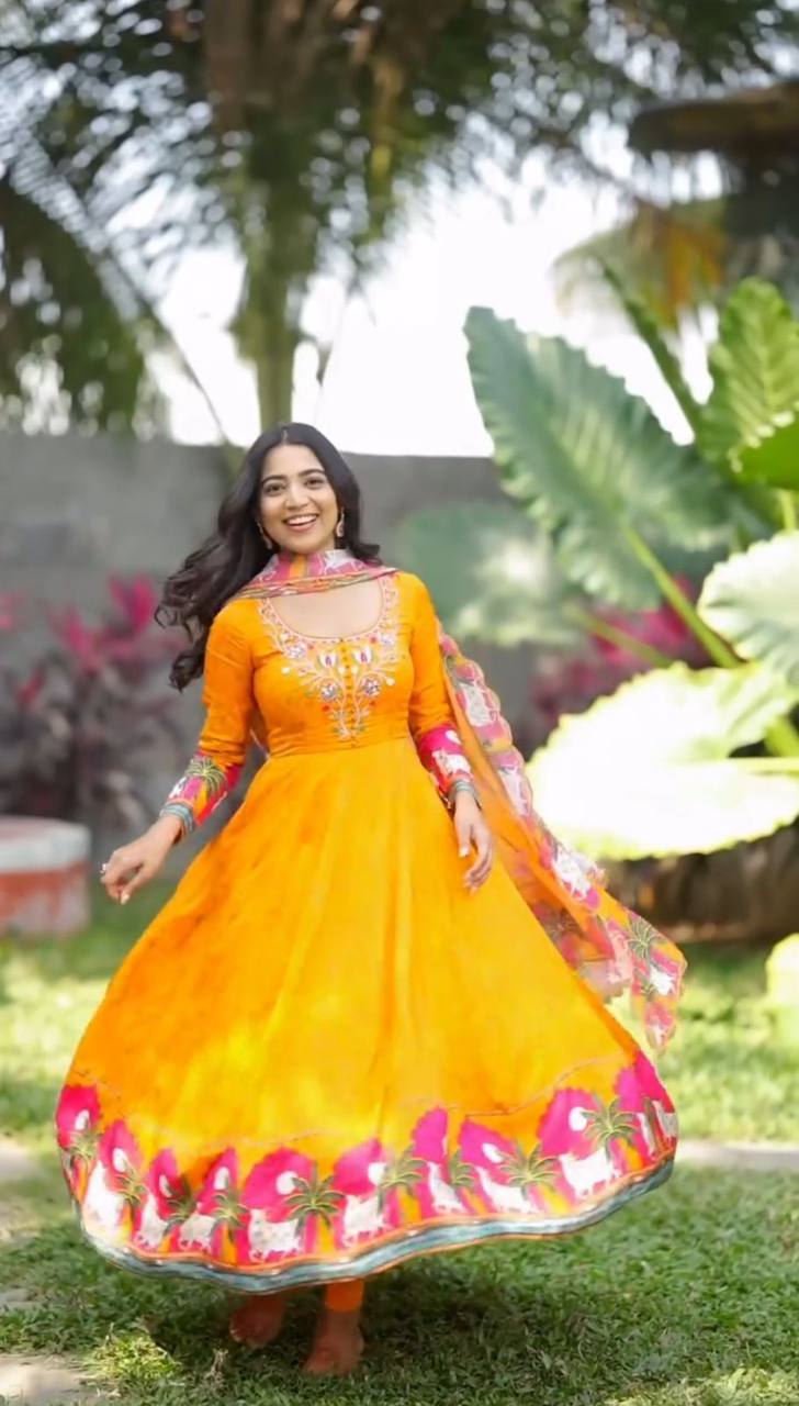 สีเหลือง