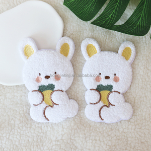 批发定制雪尼尔补丁可爱兔子标志补丁铁定制刺绣补丁衣服 - Product Image 1