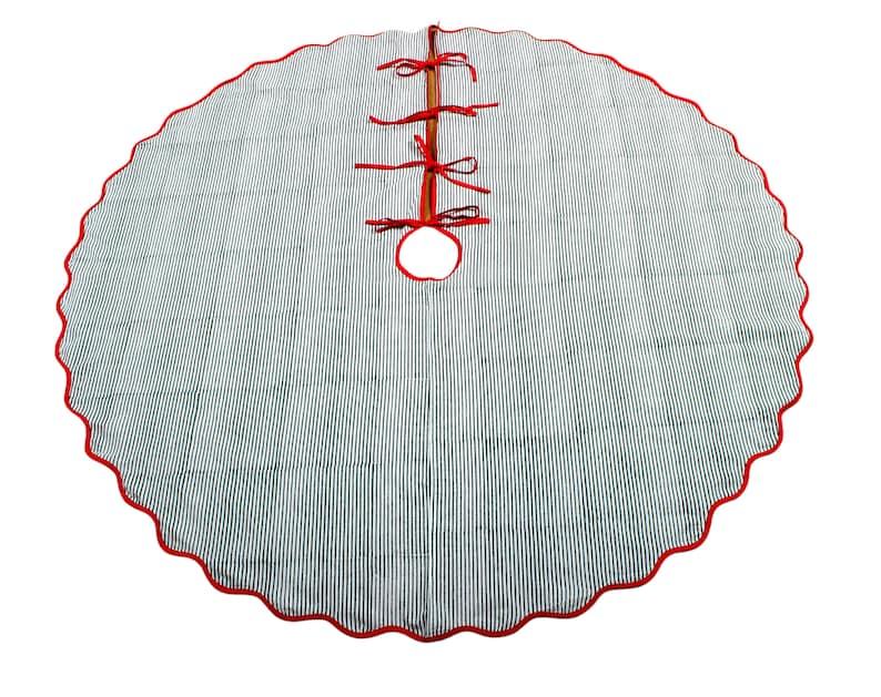 ลายเส้นสีเขียว