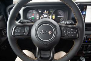 クリーン中古2024ジープラングラー4xeウィリス4WD - Product Image 4