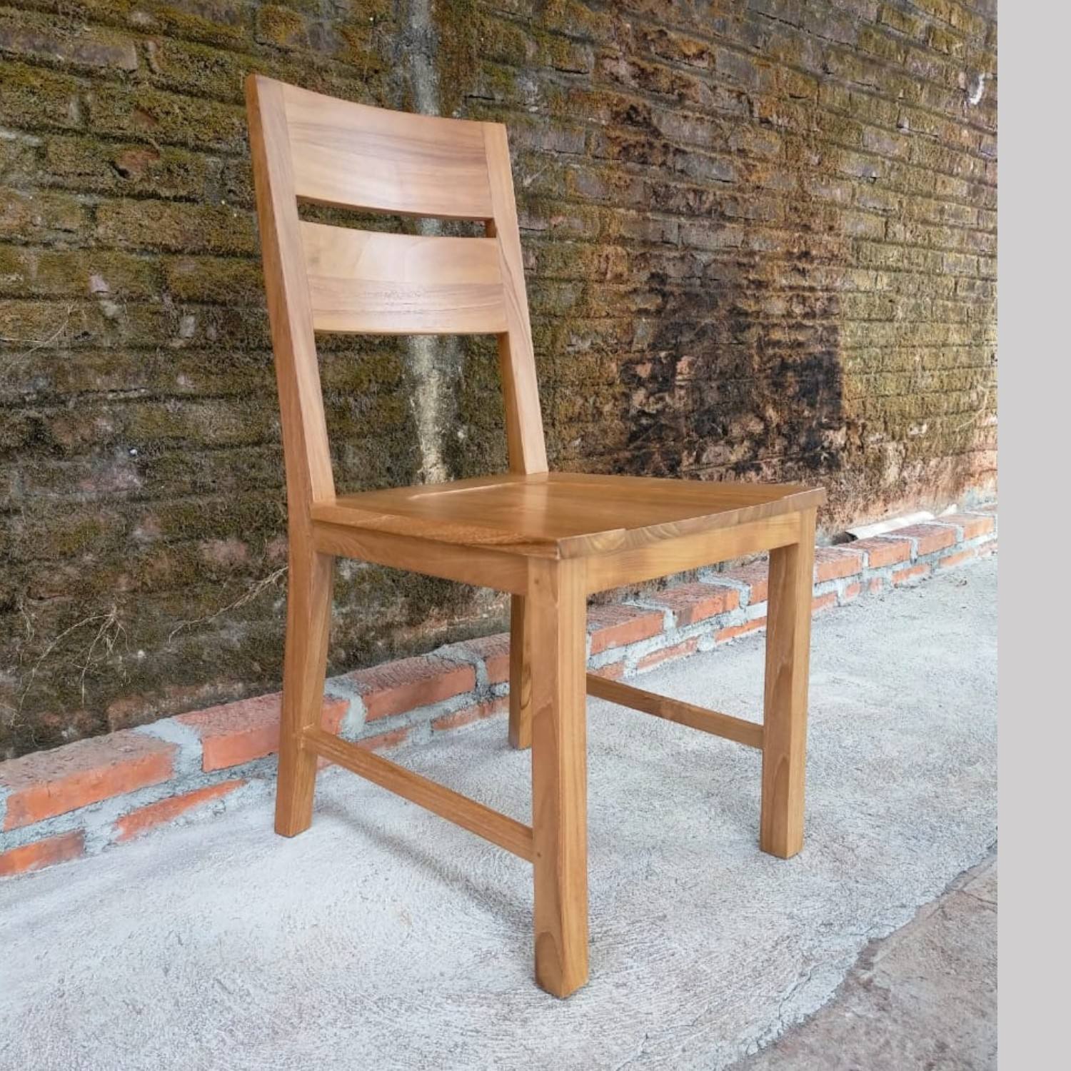 Natural Light Walnut