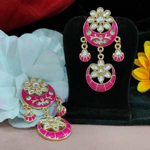 Kundan çivili Meenakari ay küpe moda Dangle ile çağdaş Charm geleneksel sanat büyüleyici etkisi yaratır