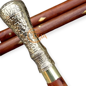 复古风格的手杖，采用黄铜手柄，设计复杂。 - Product Image 3