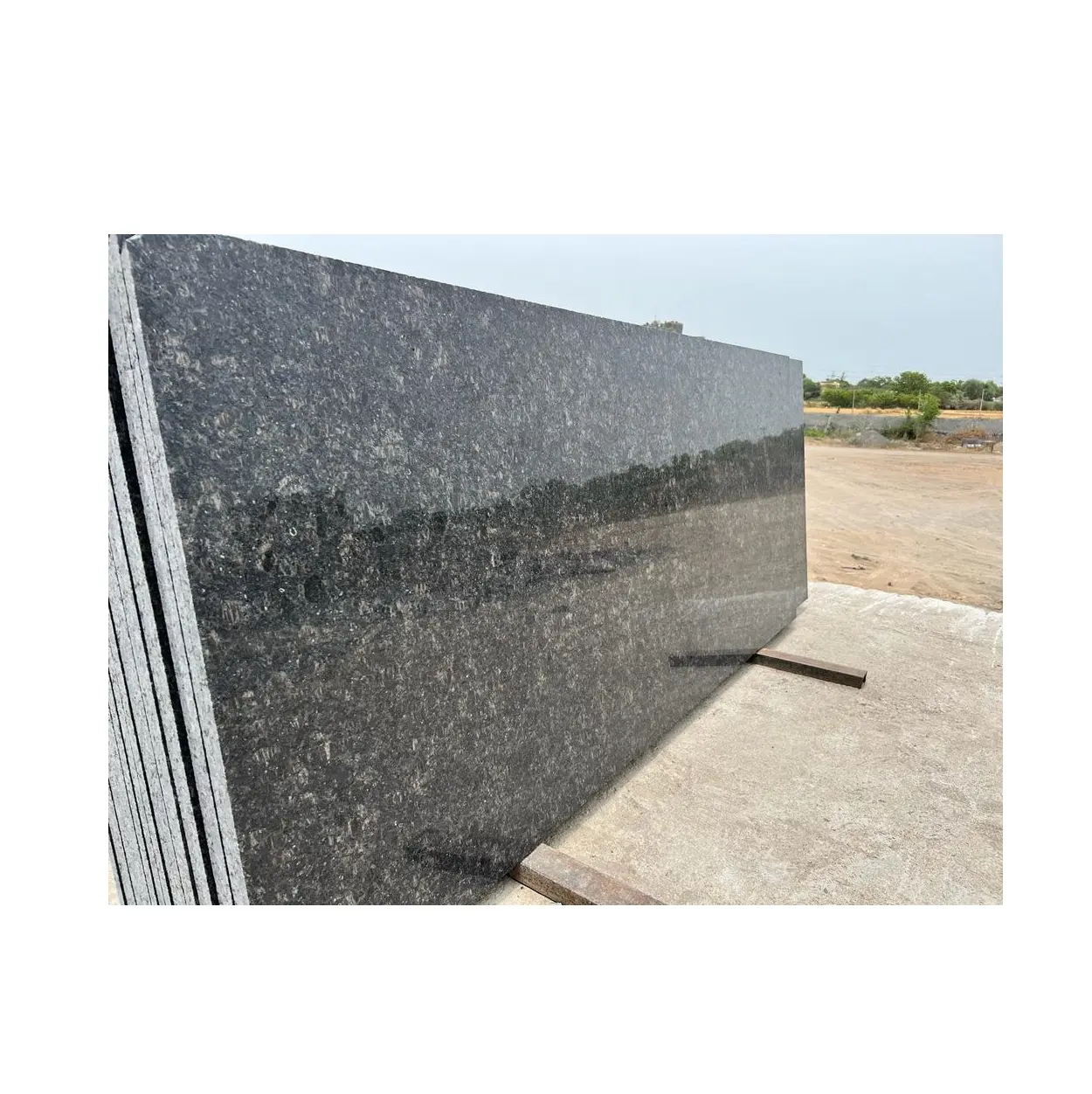 Melhor Qualidade Pedra Natural Sul Granito Tan Brown Dark Tiles Disponível no Atacado Fornecimento Raw Granite Lajes