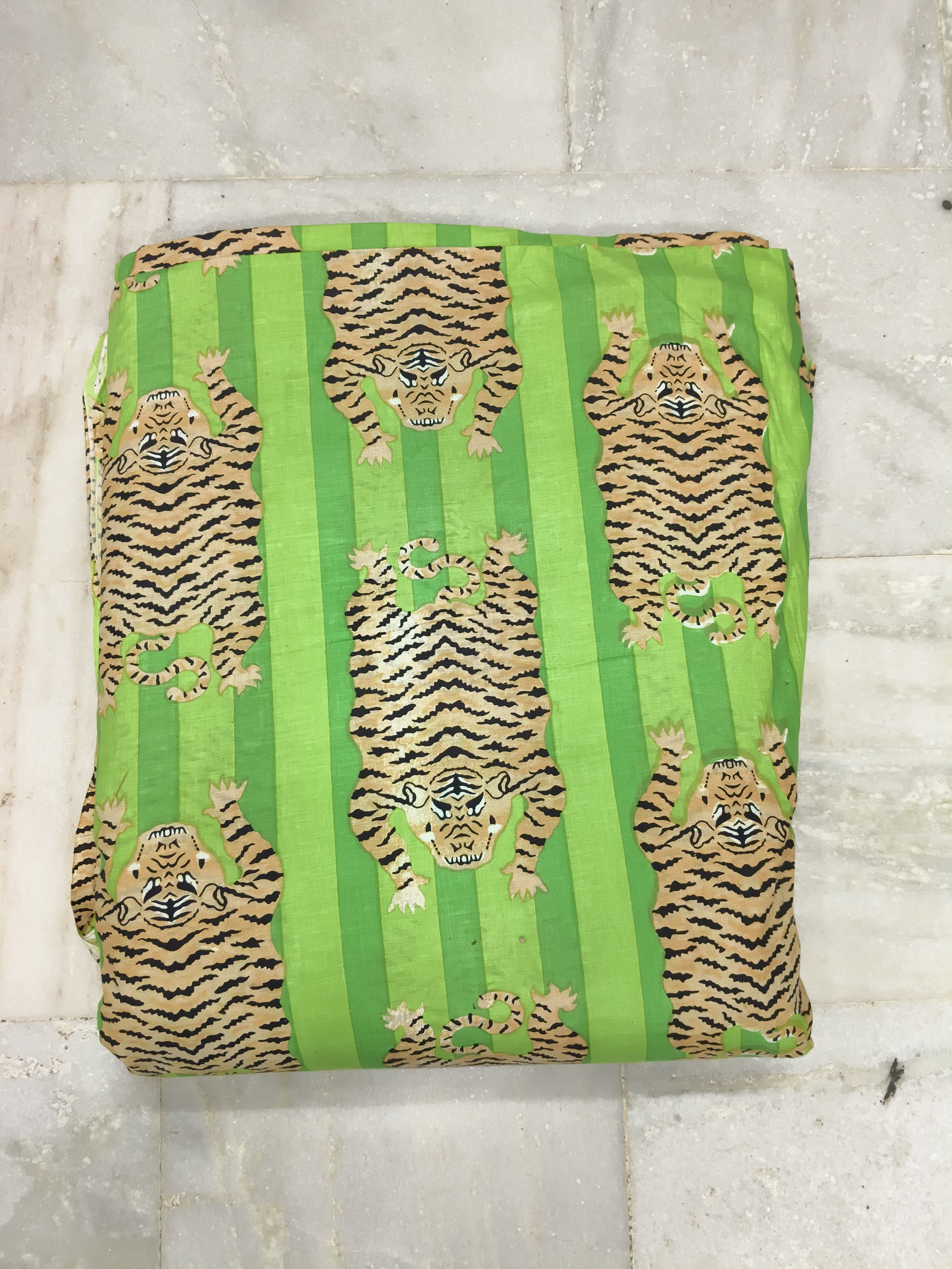 สีเขียว