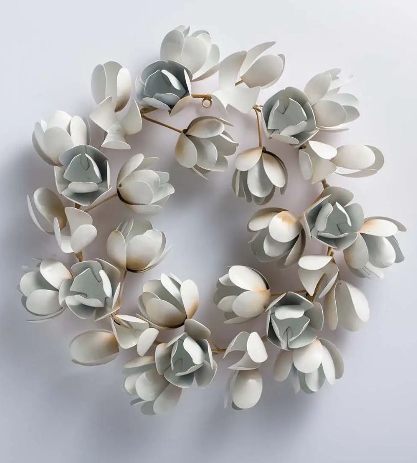 สีขาวและสีทอง