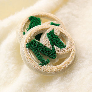 Biểu tượng tùy chỉnh thêu sắt-on khâu trên vá cá nhân bàn chải Chenille Terry thêu vá phụ kiện may mặc - Product Image 1