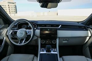 Kullanılan 2024 Jaguar F-PACE P250 r-dinamik S AWD - Product Image 6