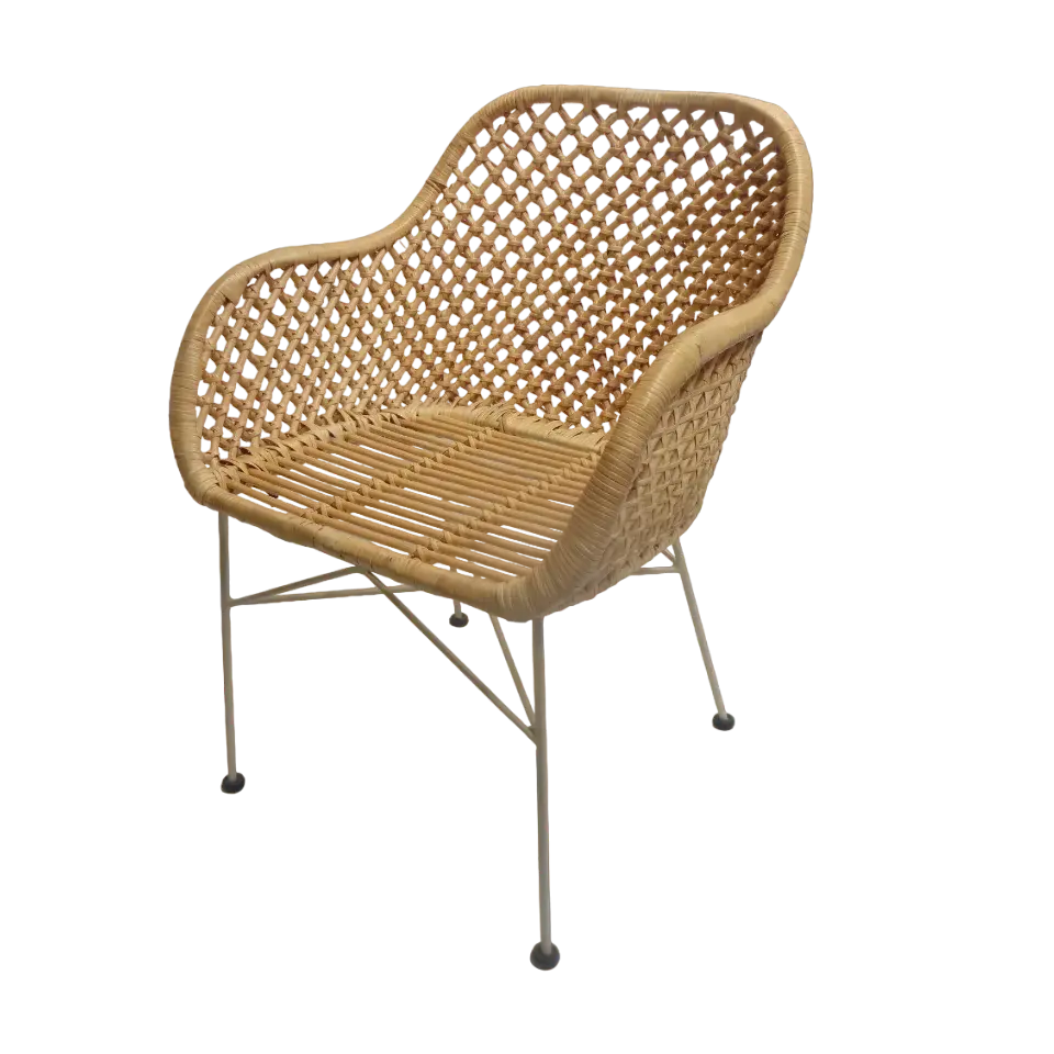 Moderner Rattan-Stuhl mit Metallrahmen: stilvolle und strapazierfähige Möbel für jeden Raum
