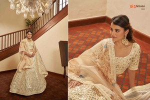 デザイナーブライダルラベンダーLehngaCholiパーティーウェアトレンドウェディングドレス低価格LehengaCholi 2022女性用インドSurat