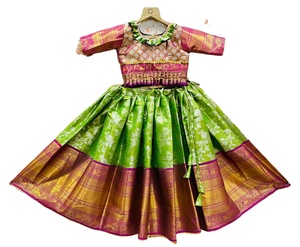 儿童<span class=keywords><strong>Lehenga</strong></span> Choli在印度以批发价在线销售