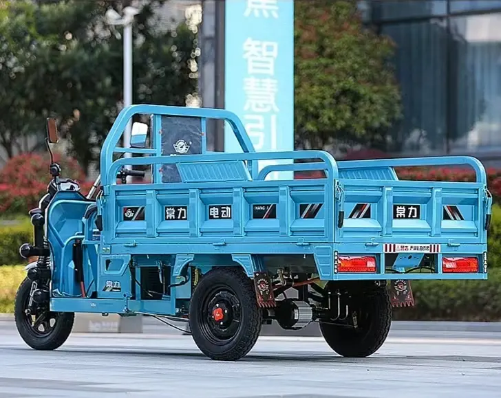 새로운 디자인 디젤 반밀폐형 농업 세발 자전거 3 륜 오토바이 좋은 가격에 중고 덤프 트럭