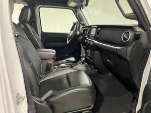 Neatly Used 2022 <strong>Jeep</strong> Wrangler 4xe Unlimited Sahara 4dr SUV 4WD - Product Image 5