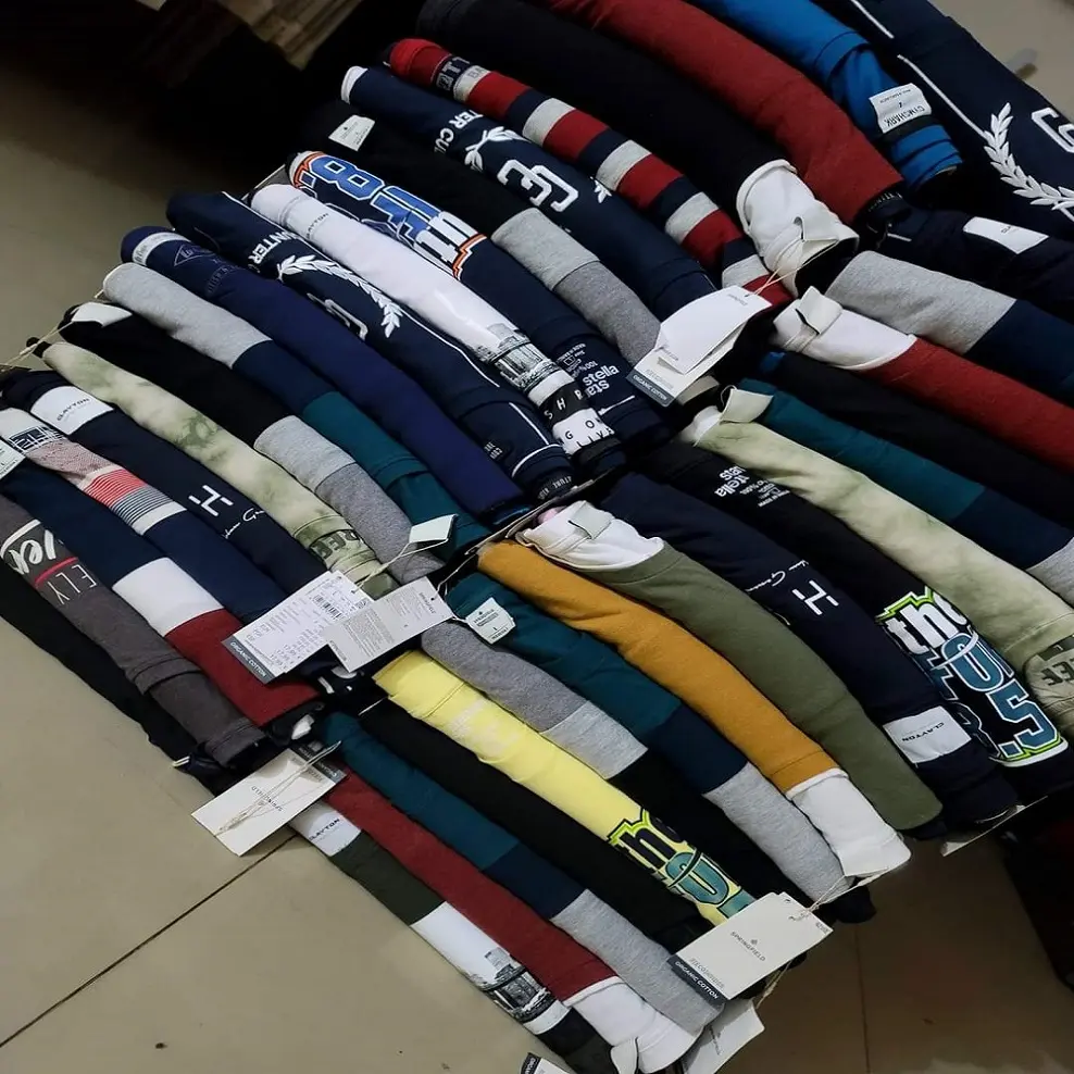 Pakaian Stock Lot T Shirt Bangladesh/Sisa Overruns Pengiriman Batalkan Katun Pria Harga Super Murah Pakaian Tshirt Stock Lot