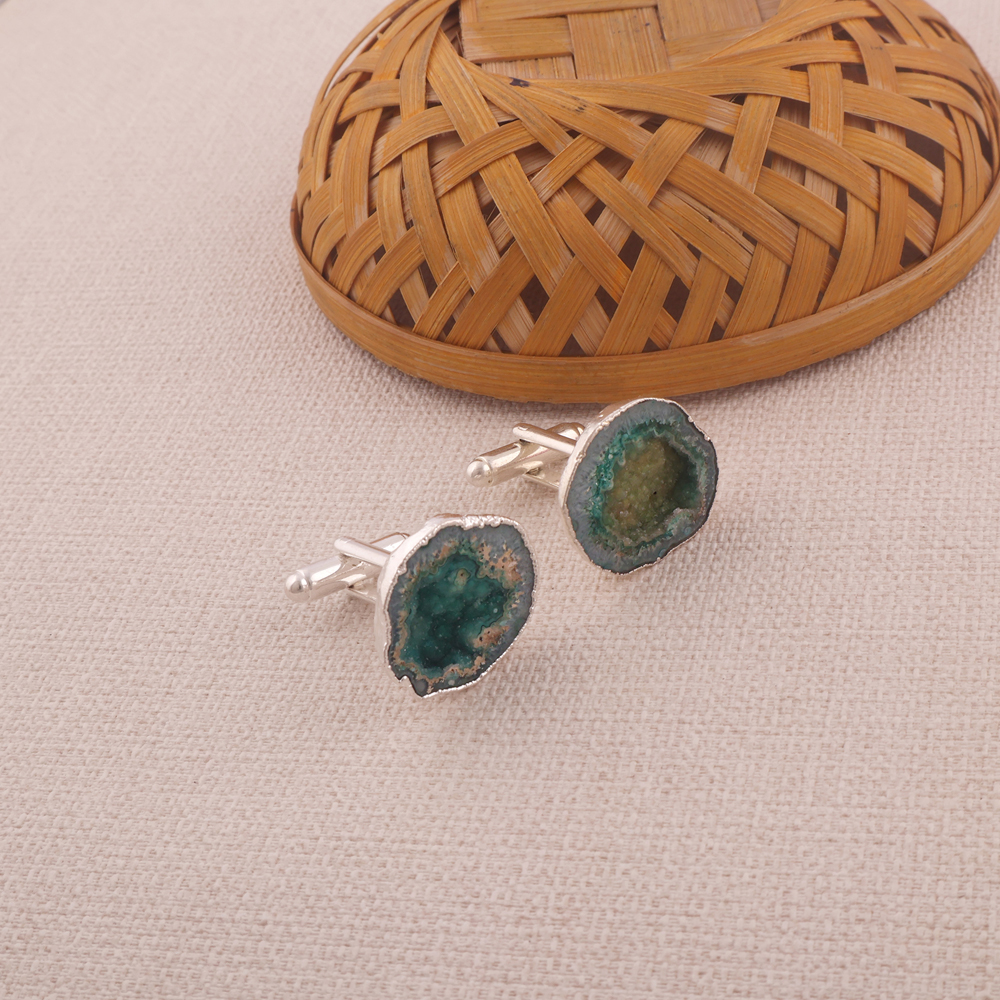 สีเขียว