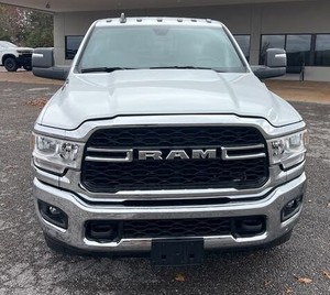 2024 r_am r_am 3500 המורד צוות מונית lb drw 4wd
