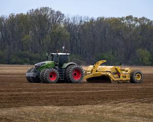 <strong>Fendt</strong> <strong>Vario</strong> 1050 Tractor Agricultural Tractor - Product Image 4
