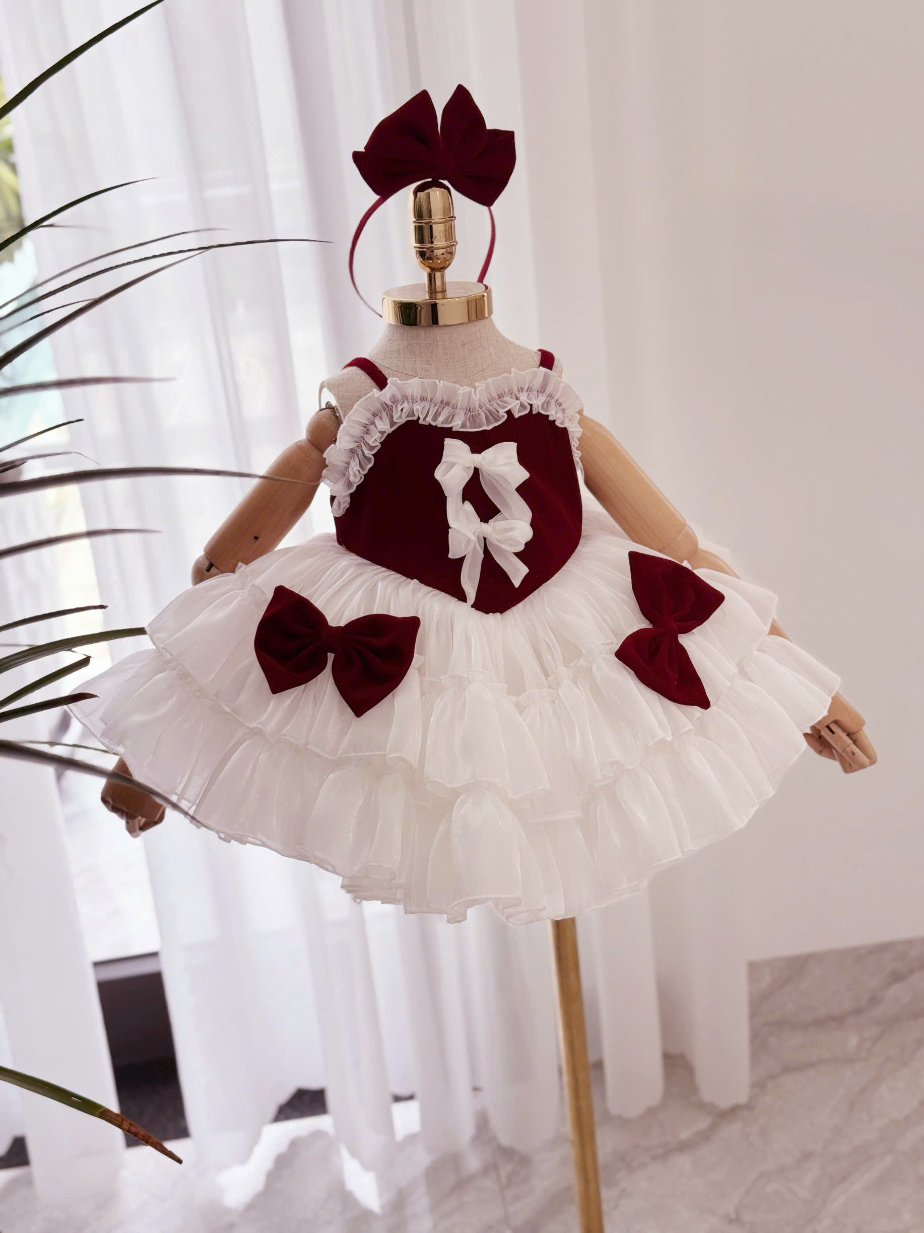 สีแดงและสีขาว