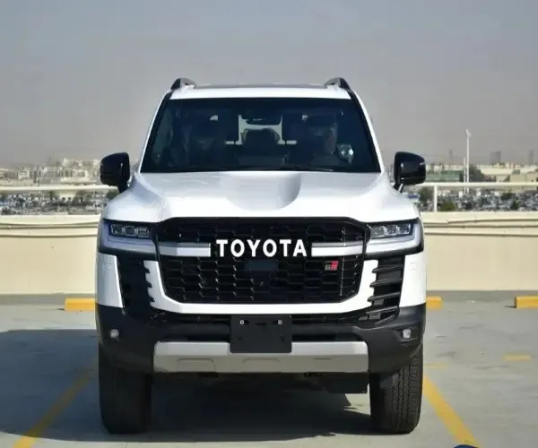 En iyi fiyat 300 GXR + V6 3.3L dizel otomatik TOYOTA LAND CRUISER 2023 eğlence sisteminde.