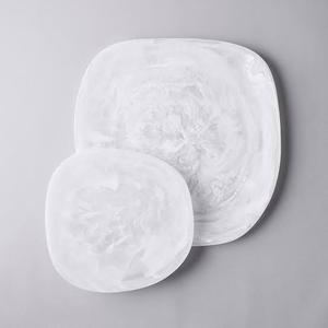 最优惠价格2025新设计树脂零食服务托盘彩色餐具和家庭办公室礼品盘子