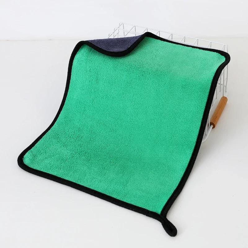 สีเขียว