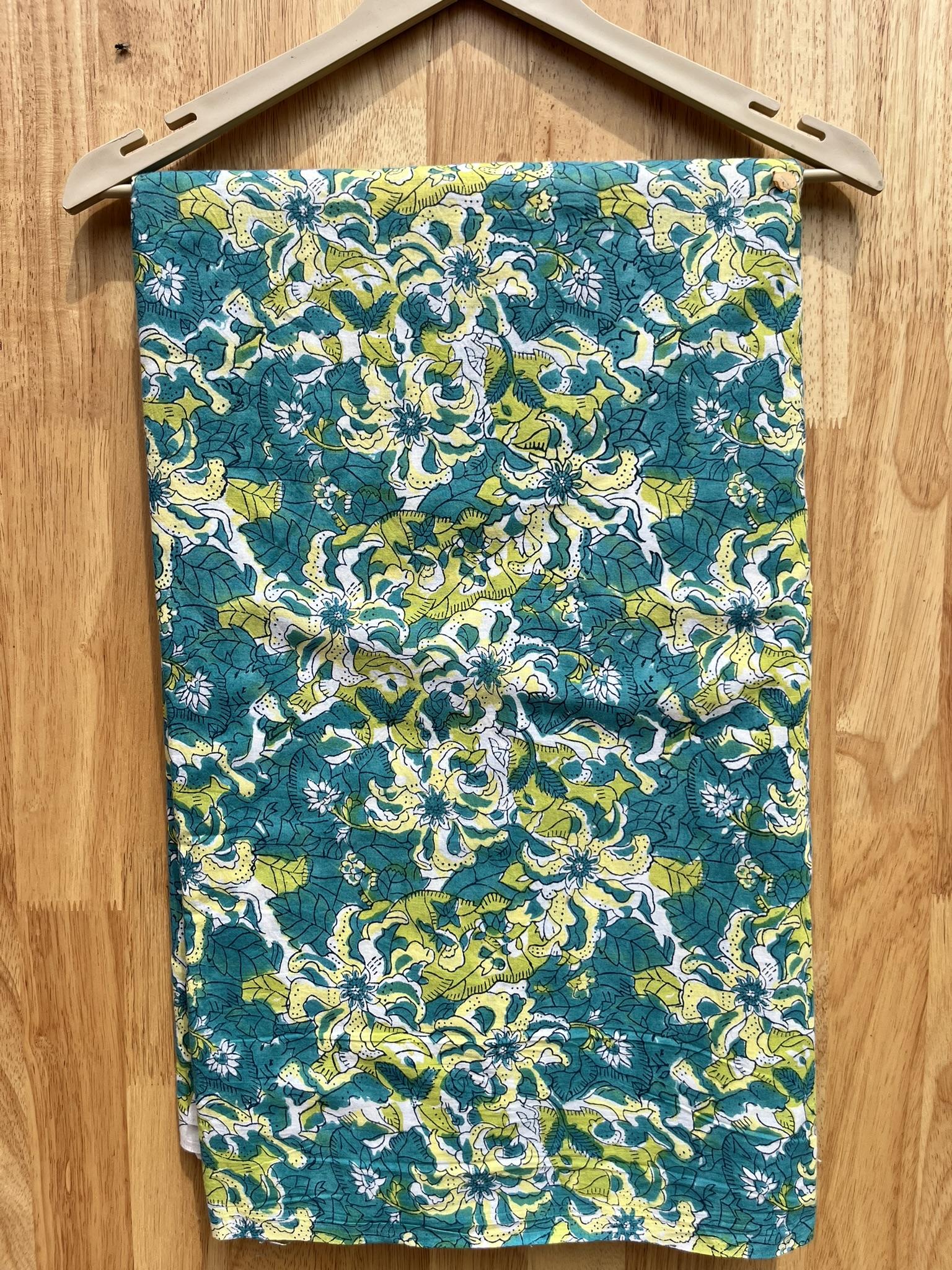 สีเขียว