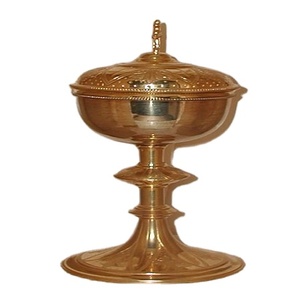 קלאסי מתכת Ciborium לכנסייה מוצר עגול יין גביע כסף צלחת צבע בית חידוש גותי מרוקע מוכשר אספקת פריט