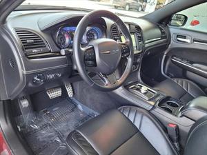 2023クライスラー300 C AWDセダンダークインテリアレザーシートターボ<span class=keywords><strong>4L</strong></span>エンジンR18電気/ガソリン自動ギアボックスアルミ