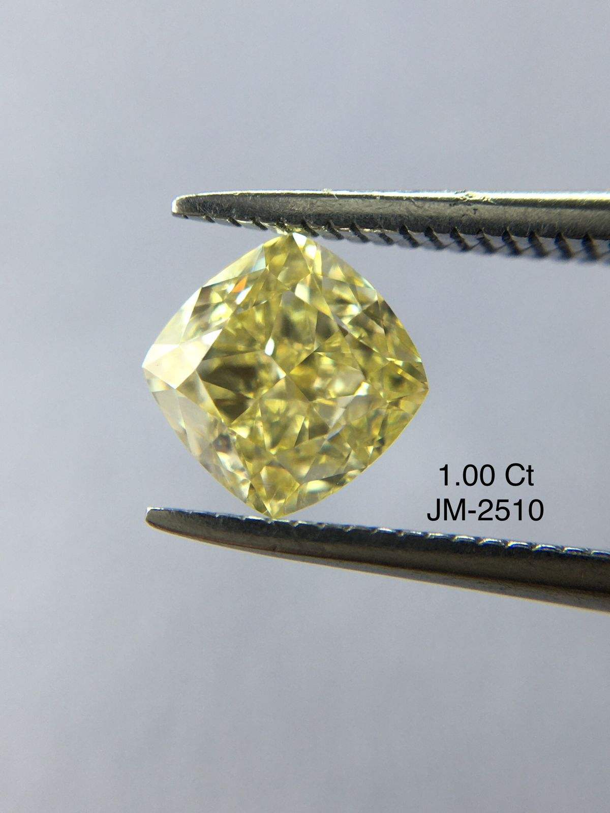 สีเหลือง