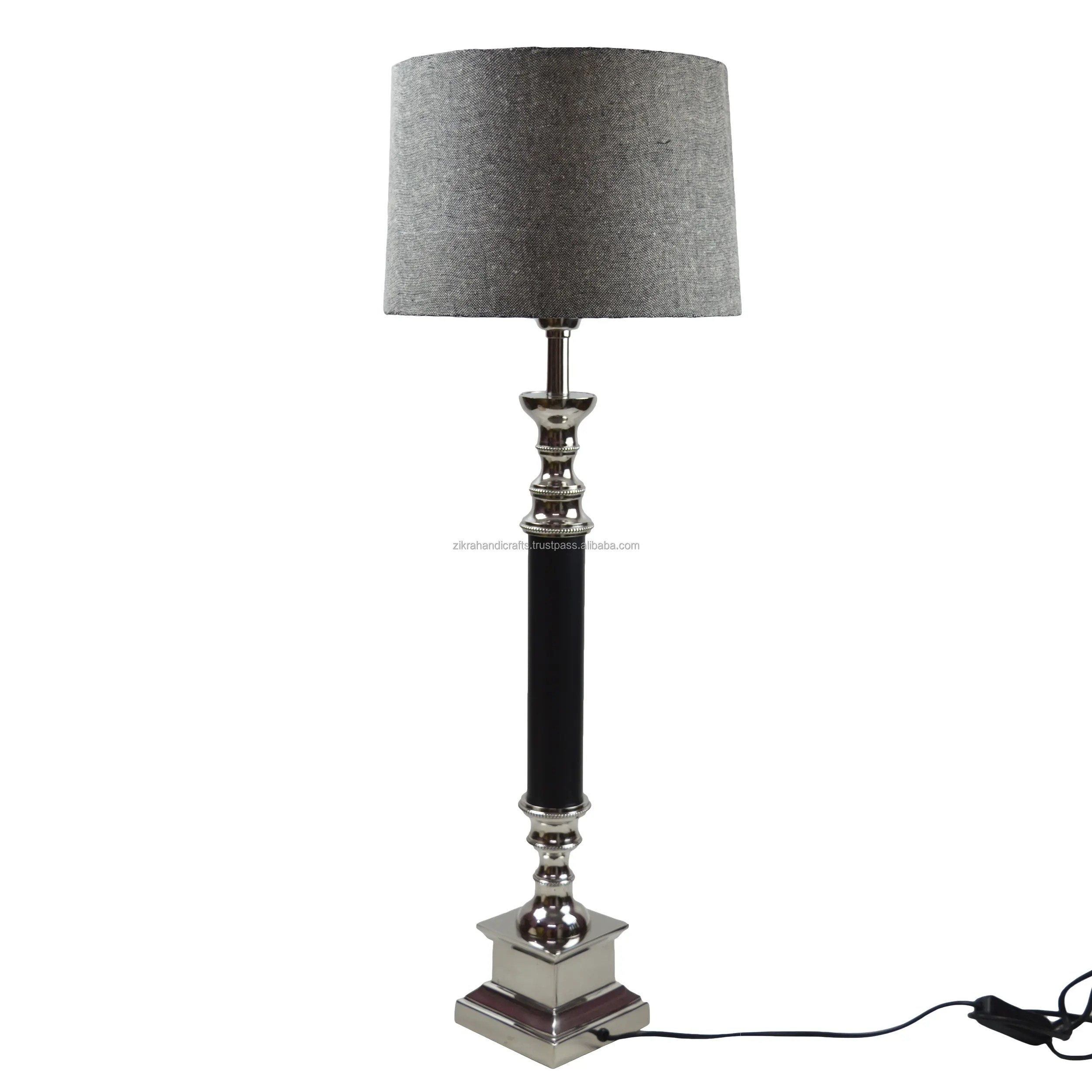 로얄 테이블 램프 럭셔리 마무리 최신 디자인 장식 금속 램프 바닥 및 홈 장식 저렴한 골동품 램프