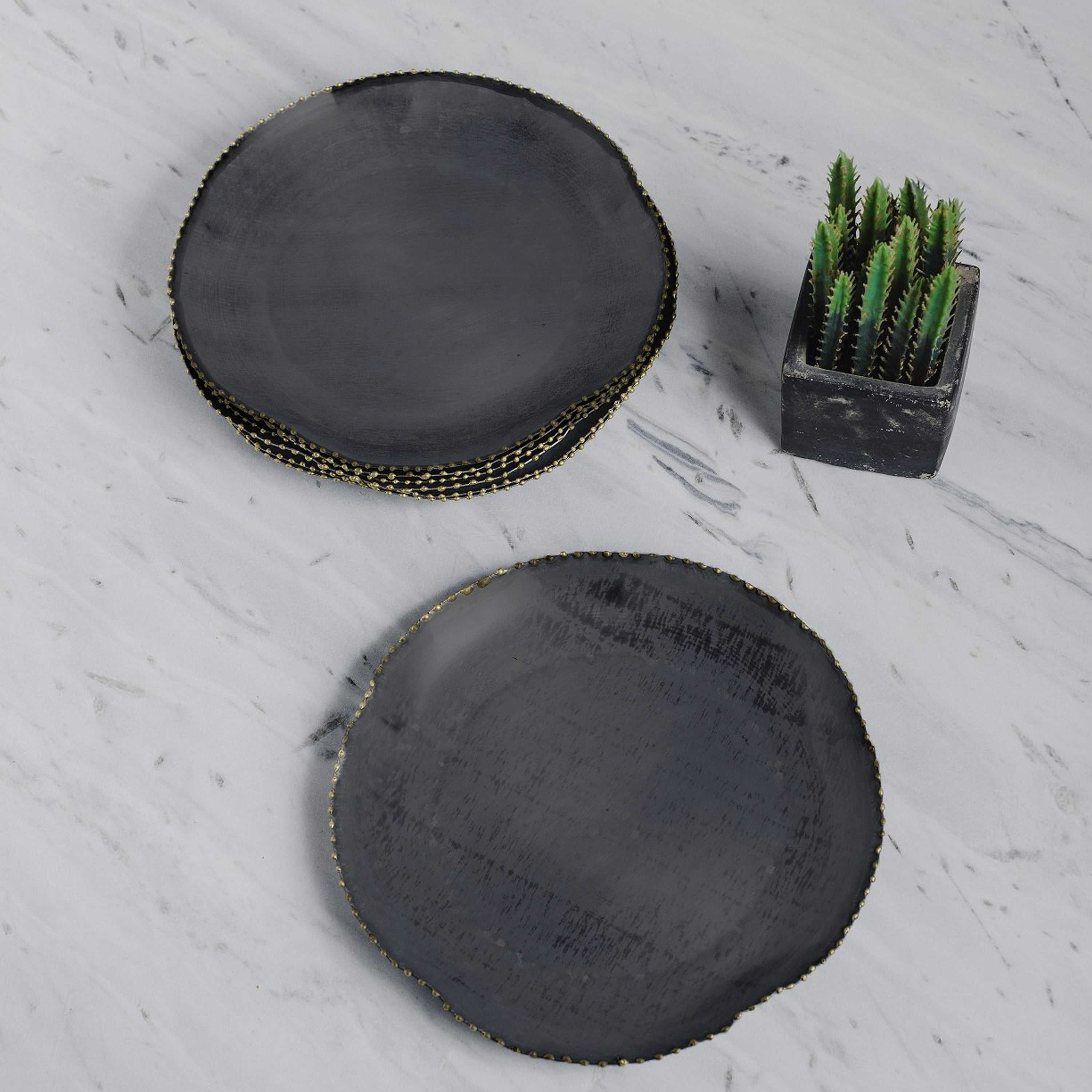 โบราณสีดำ