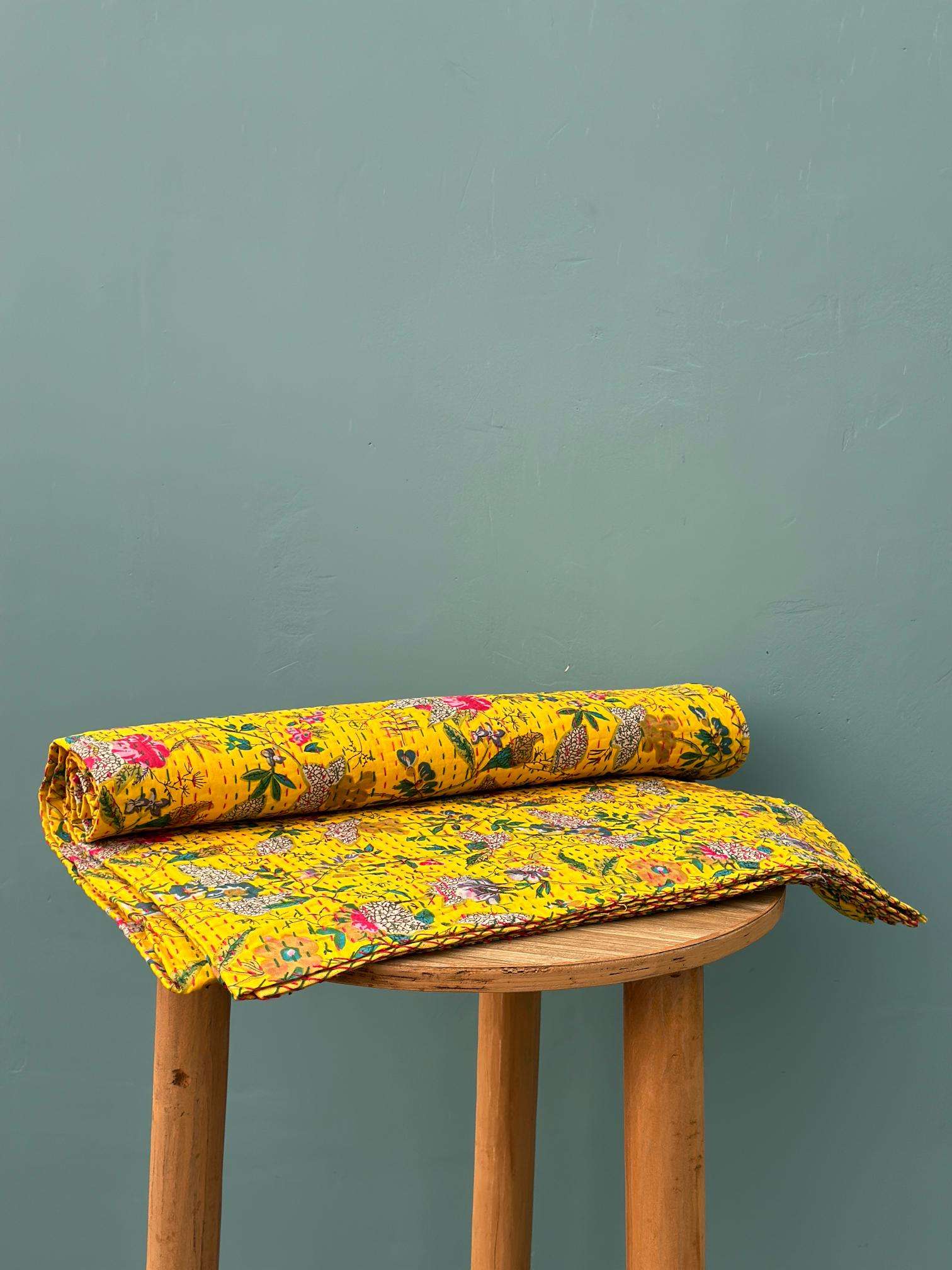 สีเหลือง