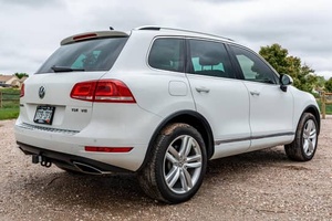 2014 V-o-l-k-s-<span class=keywords><strong>w</strong></span>-<span class=keywords><strong>a</strong></span>-gen To-u-<span class=keywords><strong>a</strong></span>-r-eg TDI Executive Turbodesel Power AWDほとんど変更されていません