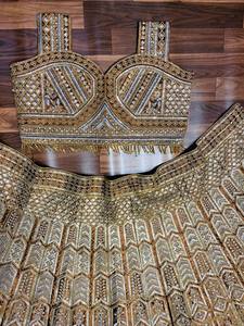 オンラインデザイナーGolden Lehengas Choli伝統的なスタイルパーティーバルク卸売りシーケンスワーク付き - Product Image 2