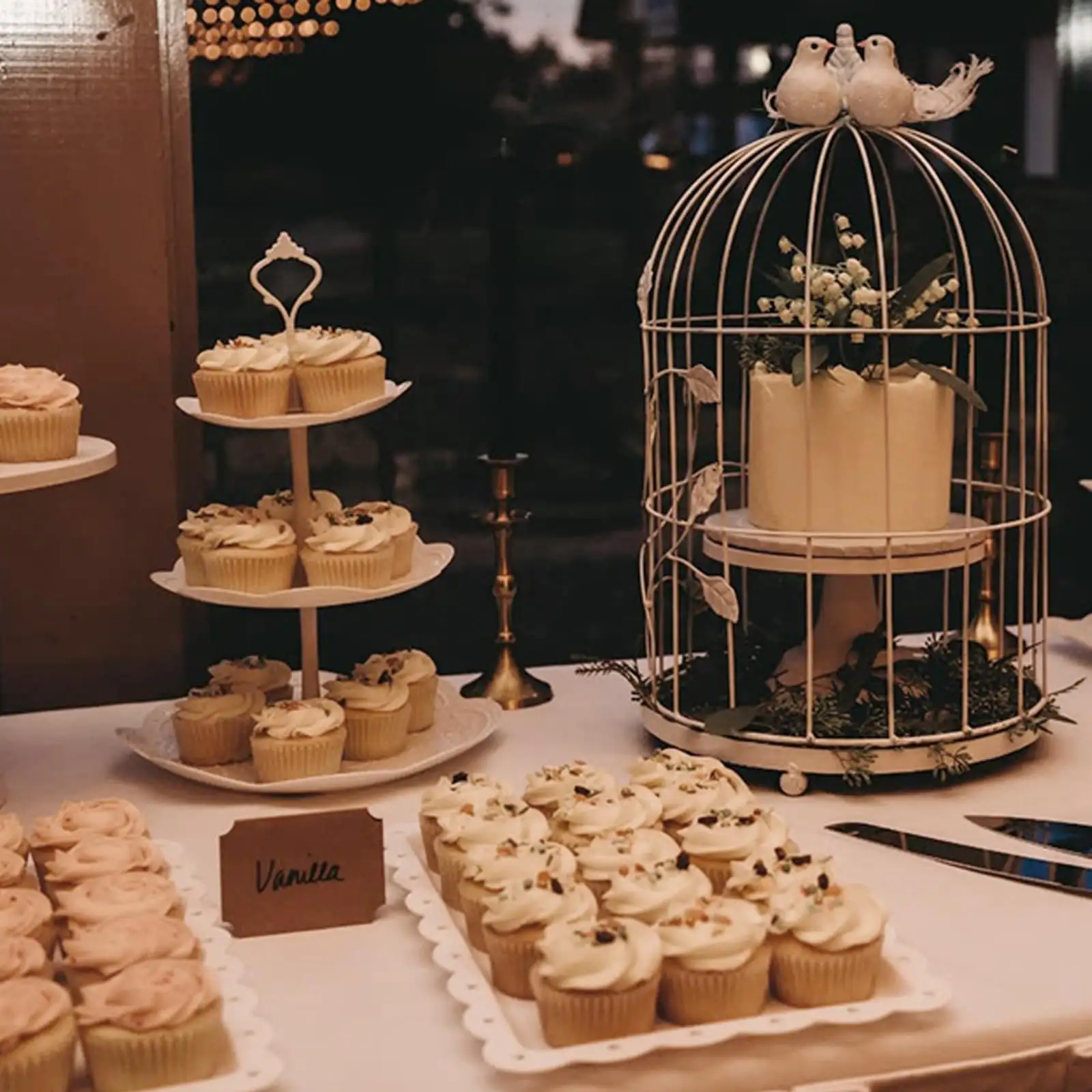 Présentoir à Cupcake blanc Ensemble de présentation de table à Dessert avec plateau à Dessert et support à gâteau à 3 niveaux pour la décoration de la maison de mariage