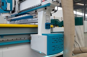 1325 Linearer Preis Auto Tool Change CNC-Fräser Holztür Möbels chränke Einzel-Servomotor DSP-Steuerungs system Vakuum tisch - Product Image 4