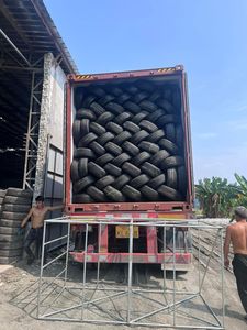 High Quality Fairly Used Car <strong>Tires</strong>/Tyres, Truck <strong>Tires</strong> - Product Image 3