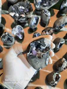 Ametist geode siyah mercan taban ve apophyllite doğal kuvars kristal derin mor ametist geode ev dekorasyon için