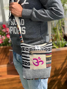 תיק קרובת himalayan יד קנבוס עם רקום סמל boho מעצב כתף תיק סמלת boho עיצוב תיק אופנה ידידותי לסביבה