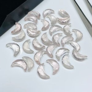 יד מגולף ורוד טבעי ורוד קוורץ בצורת ירח קריסטל בצורת ברולט חרוז אבני חן רופפים אבני חן רופפים עבור תכשיטים ביצוע אספקה בתפזורת