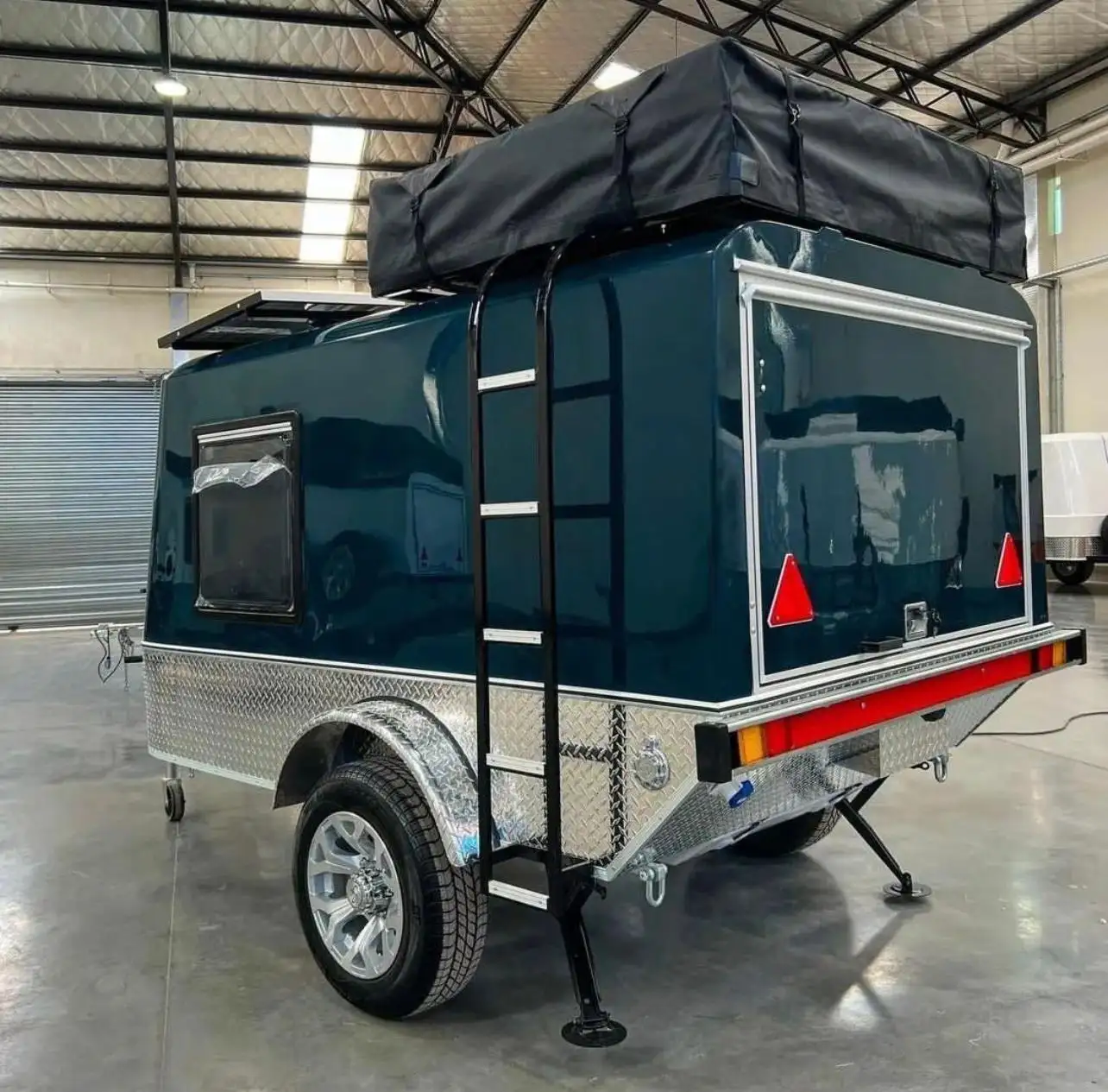Novo Design Teardrop One Stop Caravan Fabricante Trailer Viagem Camping Caravan Luz Dobrável Off Road Pop Up Rv Camper