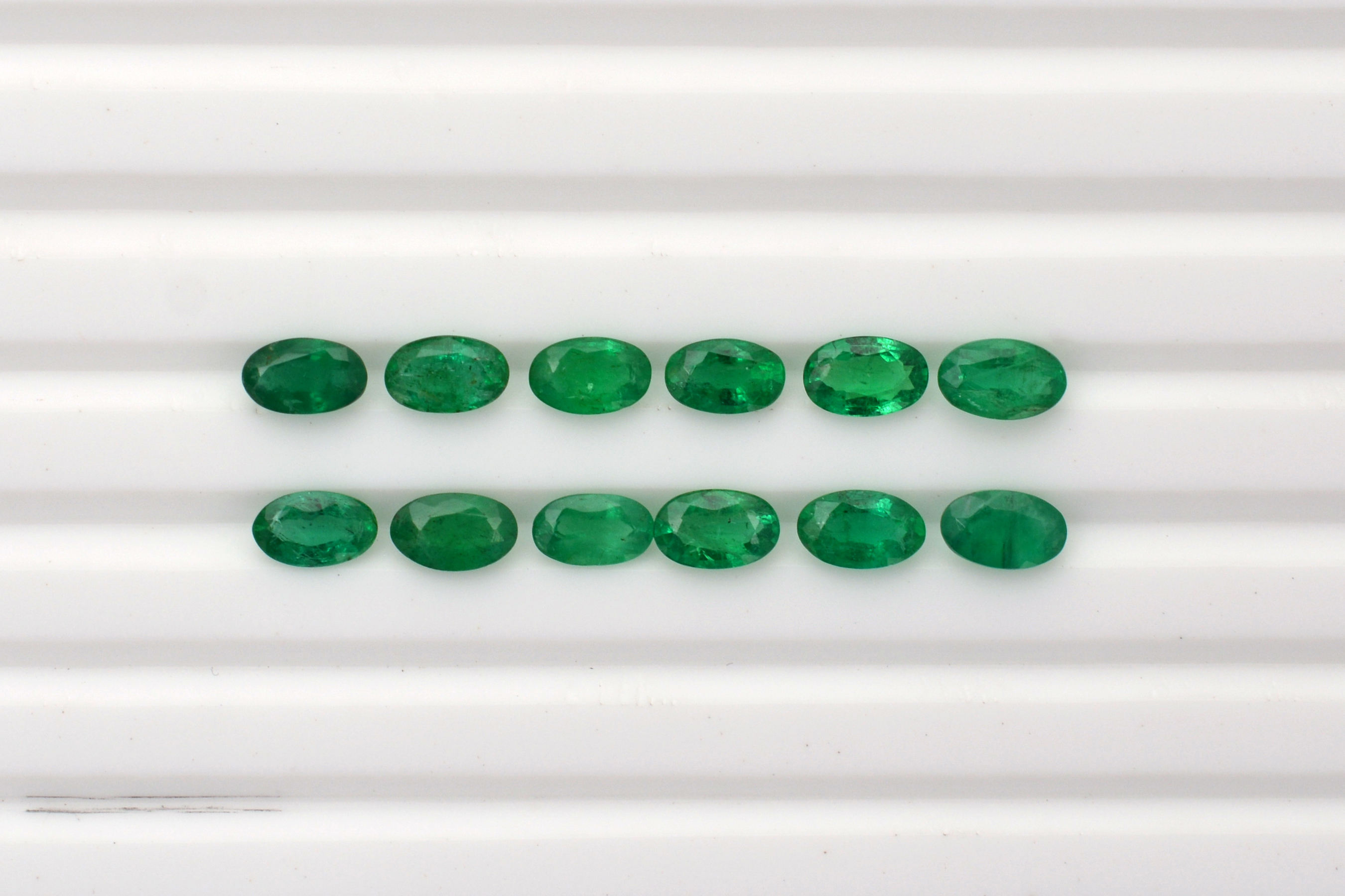 สีเขียว