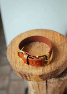 Collar de perro personalizado con estampado de cocodrilo en relieve de cuero tostado de 30mm con diseño sólido de diseño sólido - Product Image 6