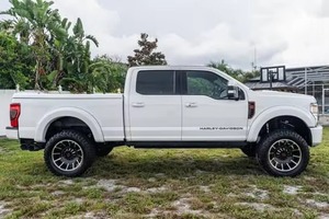 2024 Forrd F-250超负荷独家哈雷戴维森版，造型动力二手卡车，批发定价左转向