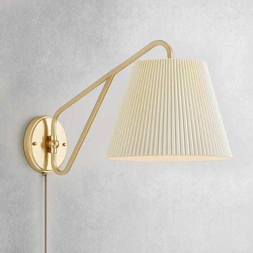 ทองเหลืองเก่าและสีขาวงาช้าง