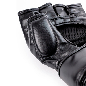 הנמכר ביותר למחצה-אצבע <span class=keywords><strong>pro</strong></span> mma מחבטים כפפות שחור צבע עור <span class=keywords><strong>ufc</strong></span> להילחם כפפות Mma עם לוגו מותאם אישית