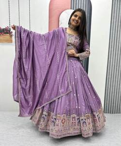 シックな市松模様のパーティーウェアLehenga <span class=keywords><strong>Choli</strong></span>: スタイリッシュなLehenga <span class=keywords><strong>Choli</strong></span>セットストーンワーク詳細ショートドレス女性用パーティークルタ